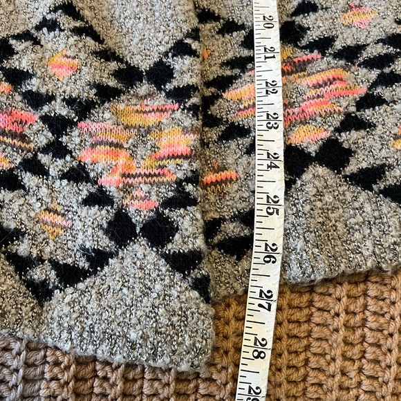 Alya from Francesca’s Western Motif Open Front Cardigan - Picture 7 of 10